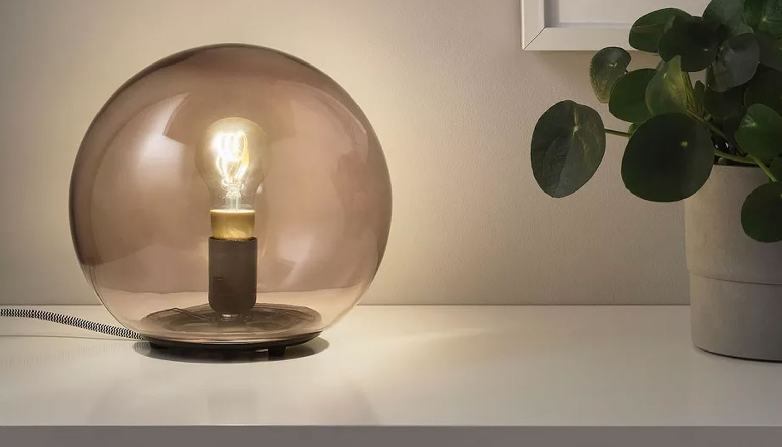 Pijlpunt Jeugd Grammatica Dit is de eerste decoratieve slimme lamp van Ikea met E27-fitting | FWD