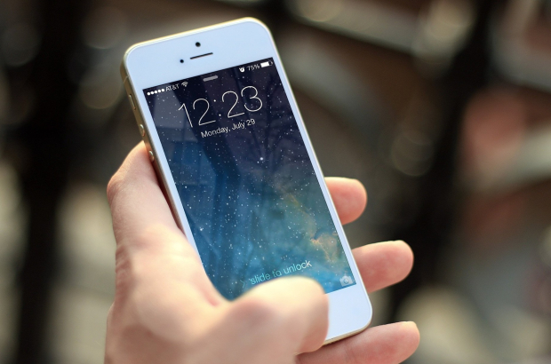 jeshoots-com-iphone-410324