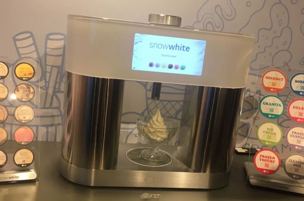 lg-snow-white-ijsmachine-the-verge