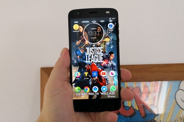 motorola-moto-z2-force-foto-1