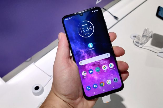 motorola-moto-zoom-ifa-2019-fot-1