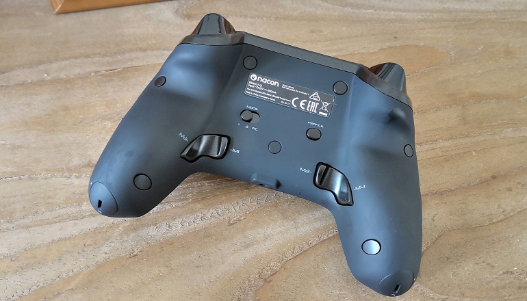 Review Nacon Revolution Pro Controller 2 Voor Playstation 4 Fwd