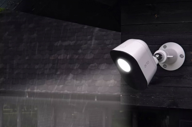 netgear-arlo-lamp-buiten
