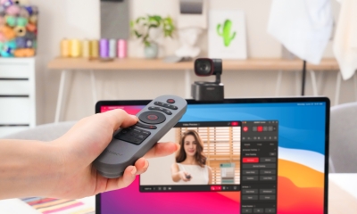 obsbot-tiny-2-lite-lifestyle-8