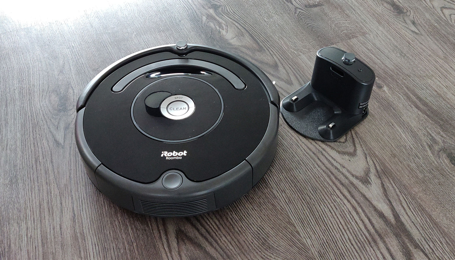 Blijkbaar Insecten tellen meesteres Review: iRobot Roomba 671 - groot gemak voor een lage prijs | FWD